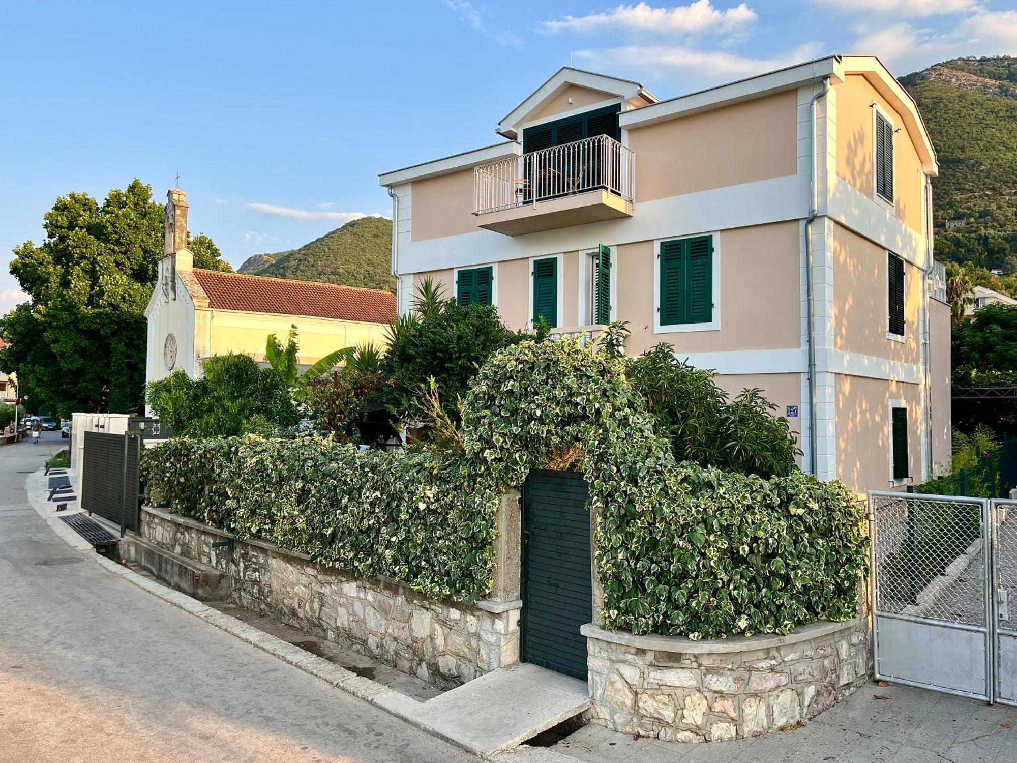 Apartment Dunja Djenovici Herceg Novi Ngoại thất bức ảnh